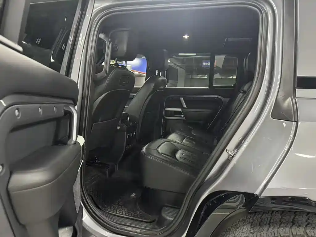 Land Rover Defender 2021 110 P400 X-Dynamic HSE