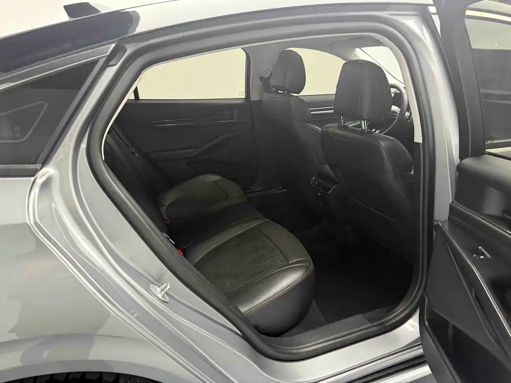 Ford Mondeo 2023 EcoBoost 180 Titanium