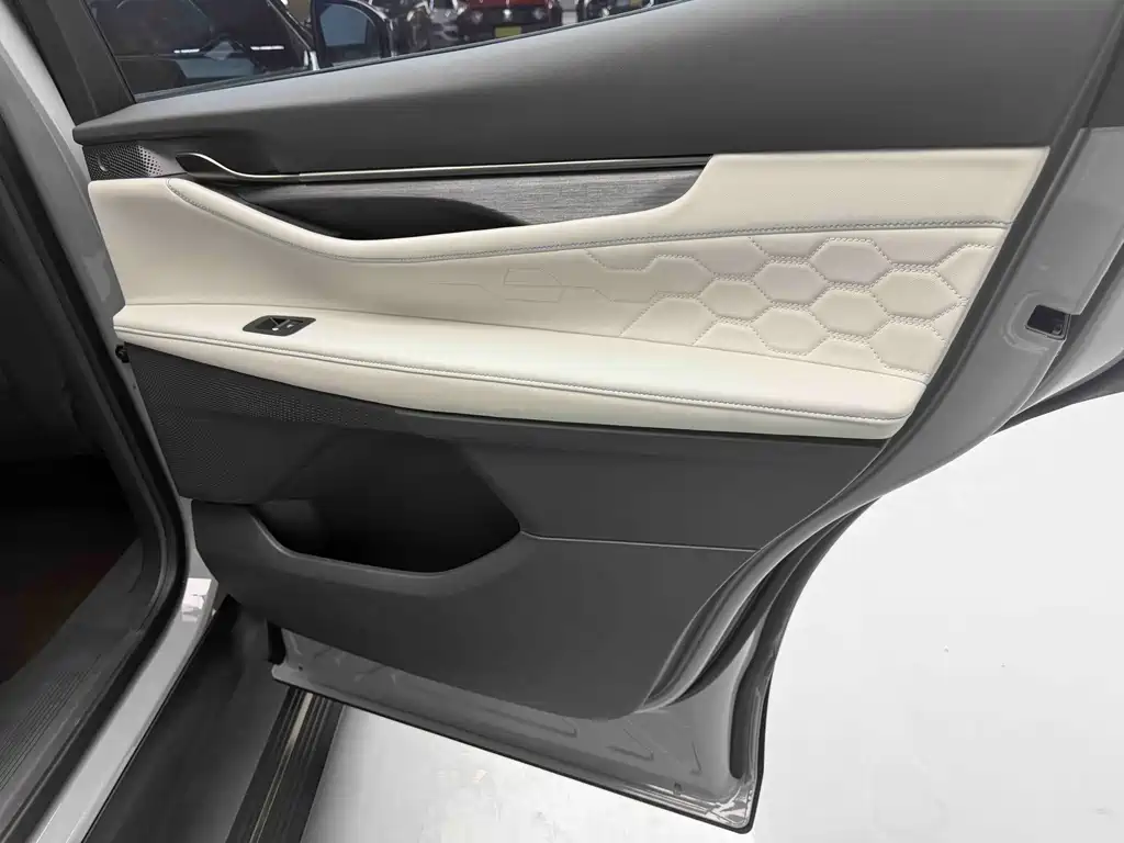 2023 Ford Edge L 2.0T EcoBoost 2WD 7-Seater Luxury