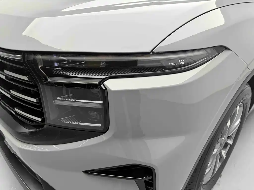 2023 Ford Edge L 2.0T EcoBoost 2WD 7-Seater Luxury