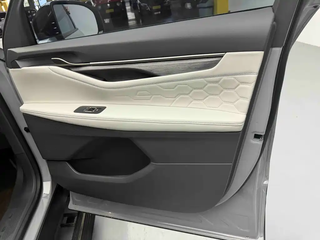 2023 Ford Edge L 2.0T EcoBoost 2WD 7-Seater Luxury