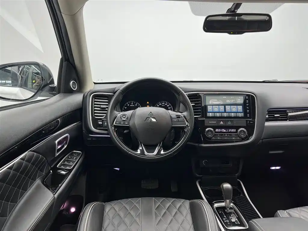 Outlander 2021 2.0L 2WD Changxiang Edition 5-Seater