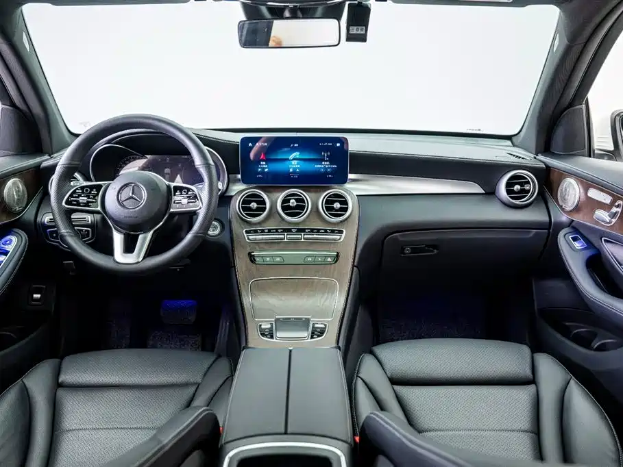 Mercedes-Benz GLC 300 L 4MATIC Dynamic Edition