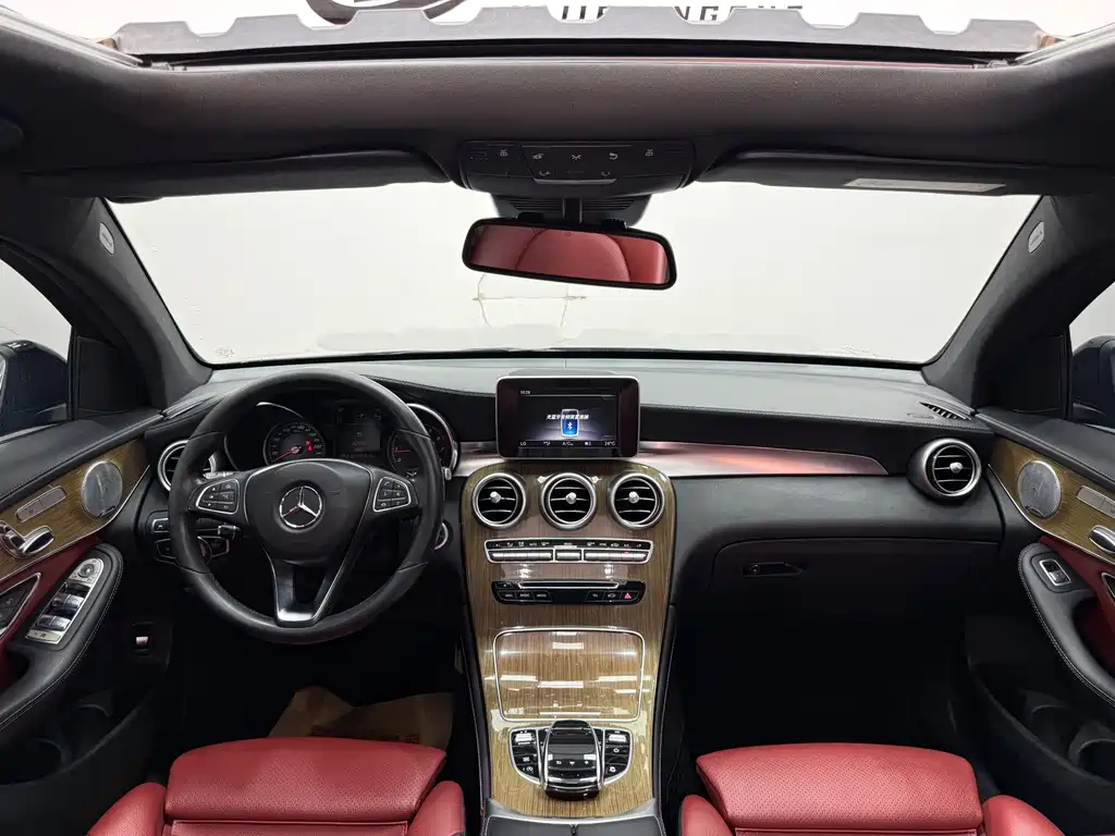 Mercedes-Benz GLC Coupe 2018 GLC 260 4MATIC Coupe SUV