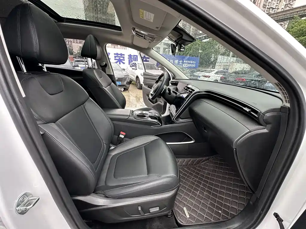 Hyundai Tucson L 2021 1.5T DCT LUX Premium