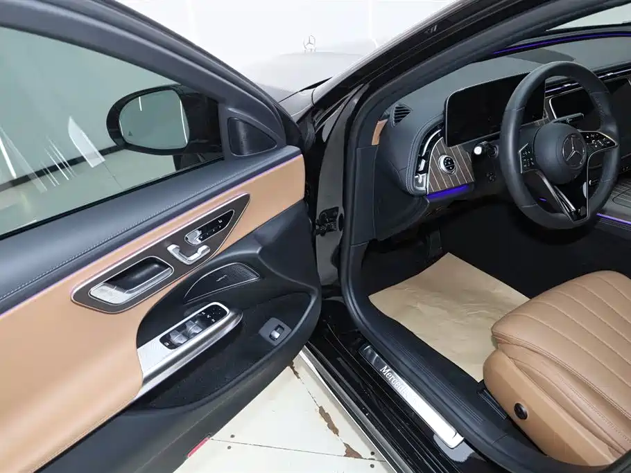Mercedes-Benz E-Class 2024 E 300 L Fashion Edition