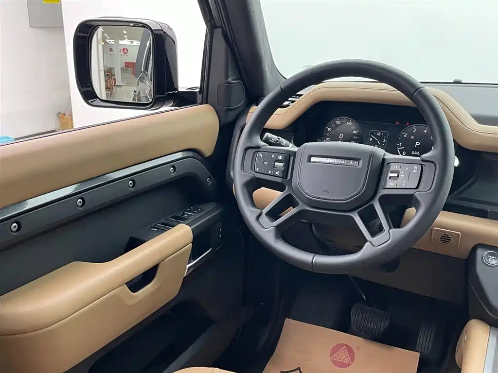 Land Rover Defender 2025 110 3.0T P400 Dark Edition
