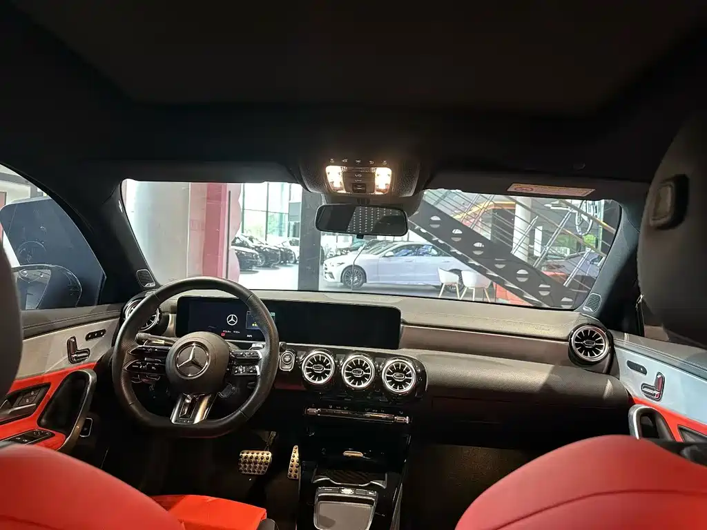 Mercedes-AMG A 35 L 4MATIC 2025