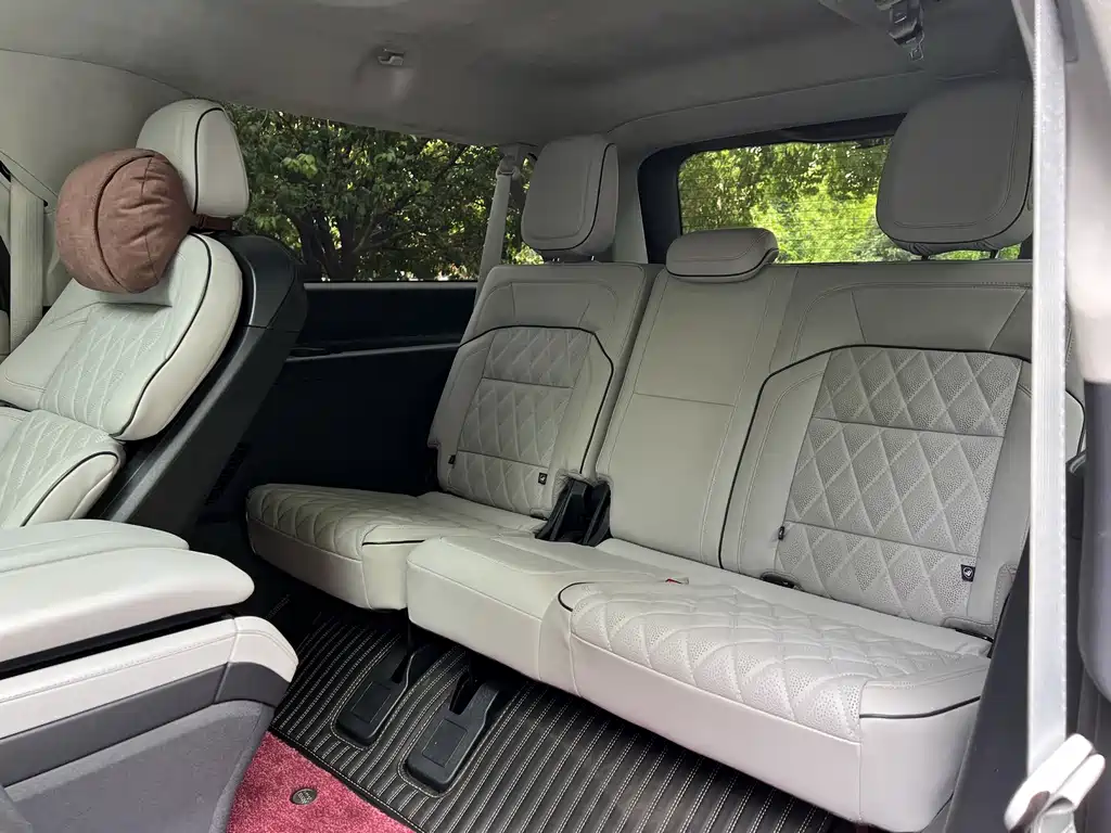 Lincoln Navigator 2025 3.5T Extended President Edition