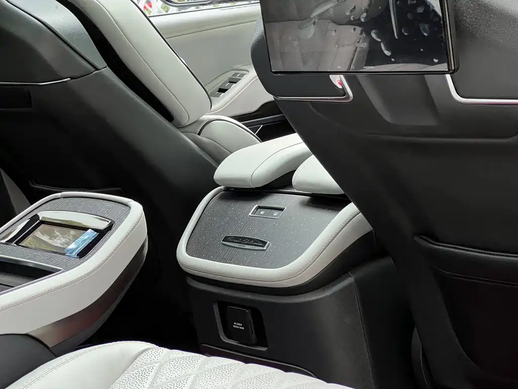 Lincoln Navigator 2025 3.5T Extended President Edition