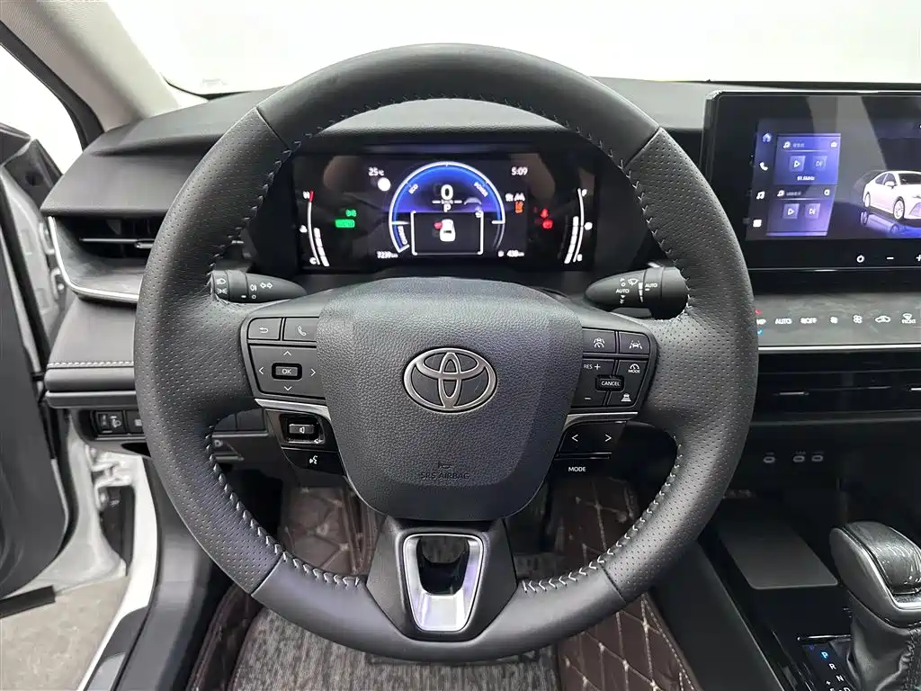 Toyota Camry 2024 Hybrid 2.0HGVP Luxury Edition