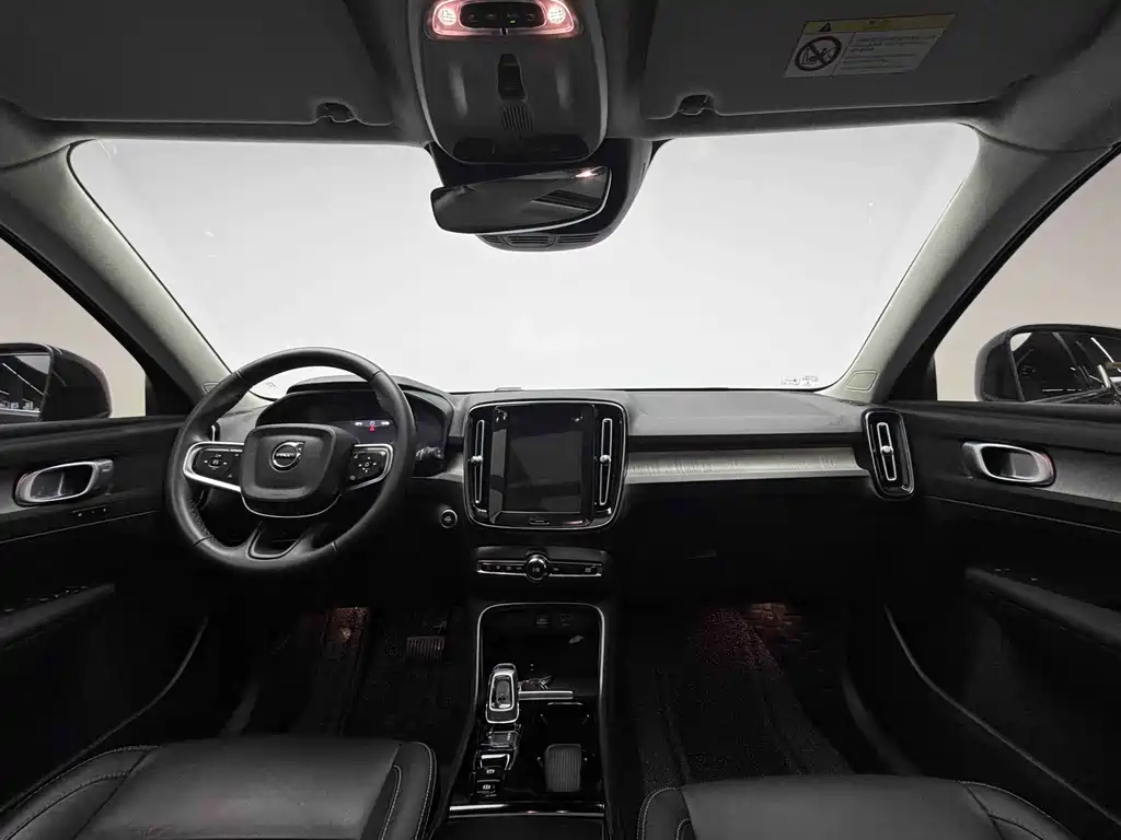 Volvo XC40 2022 T4 AWD Momentum