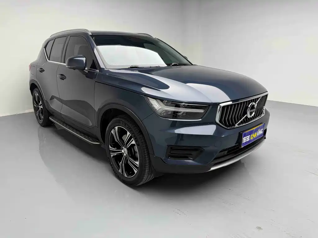 Volvo XC40 2022 T4 AWD Momentum