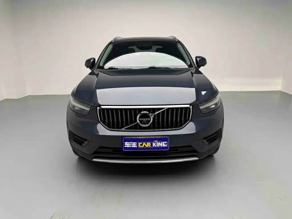 Volvo XC40 2022 T4 AWD Momentum