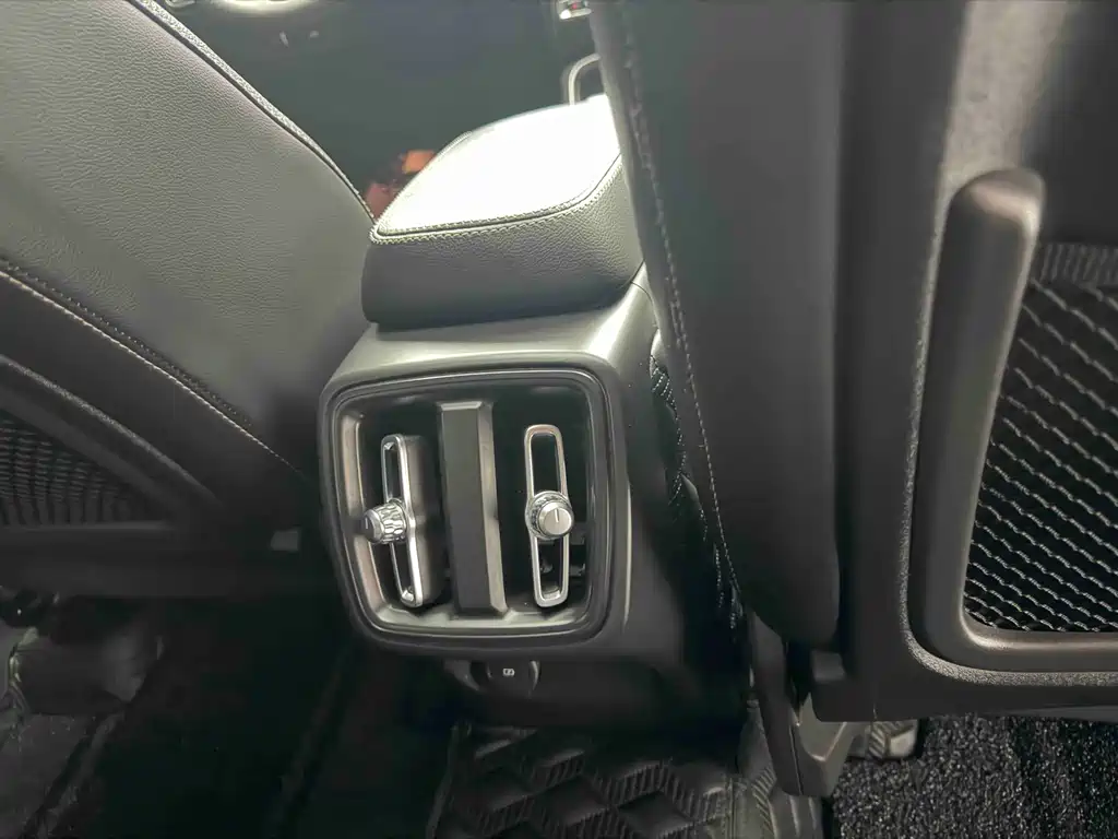 Volvo XC40 2022 T4 AWD Momentum