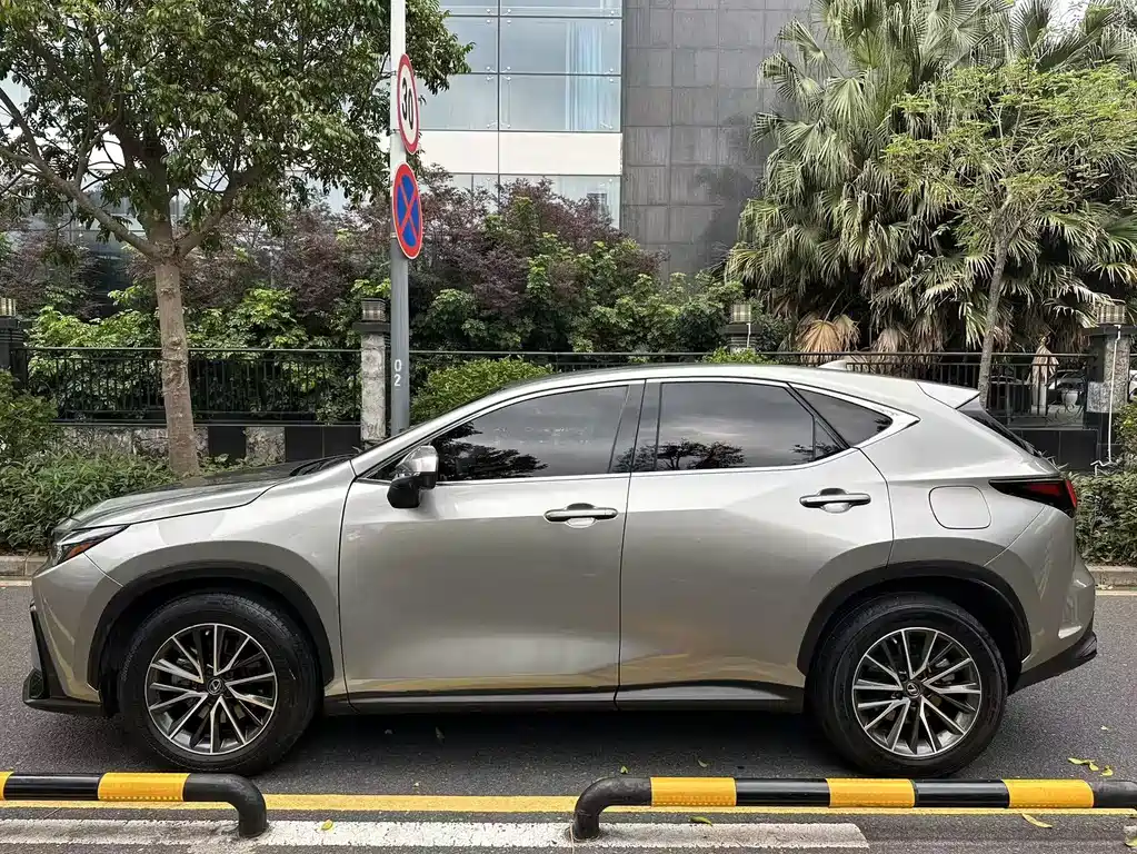 Lexus NX 350h 2022