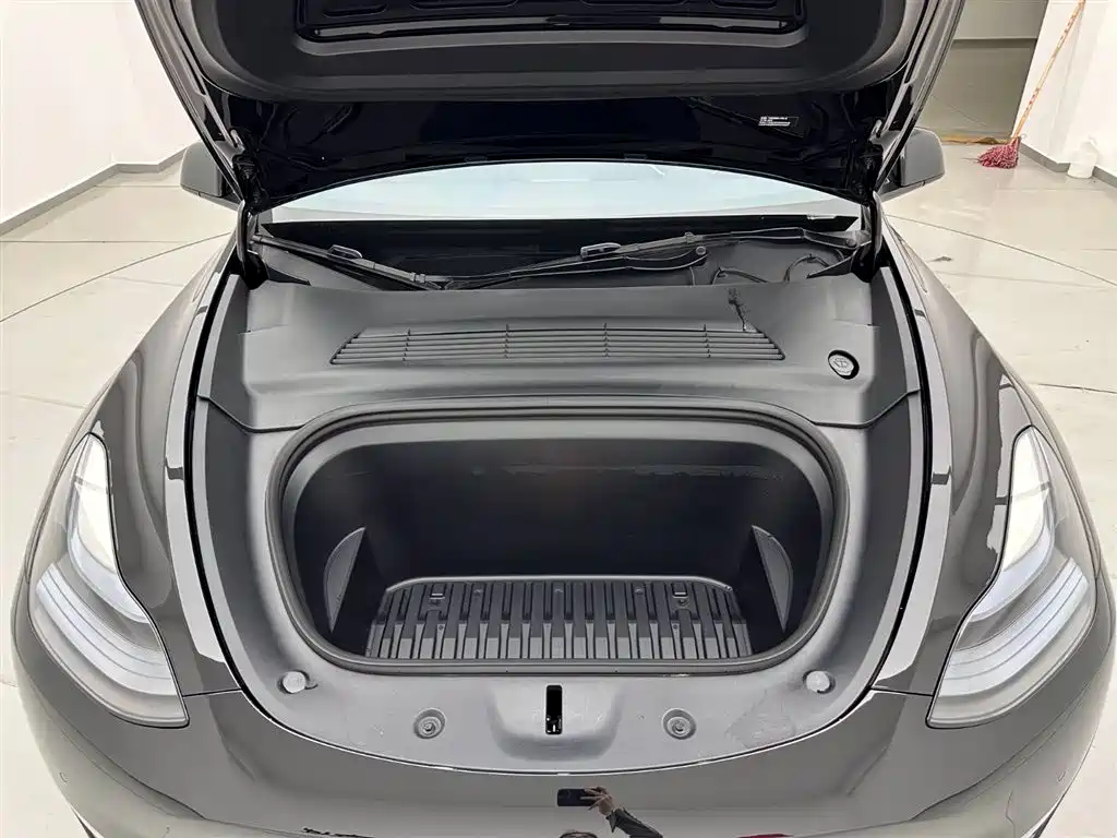 Tesla Model Y 2023 Long Range All-Wheel Drive