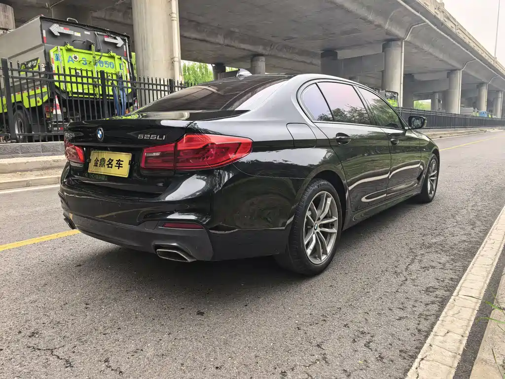 BMW 5 Series 2019 525Li M Sport Package