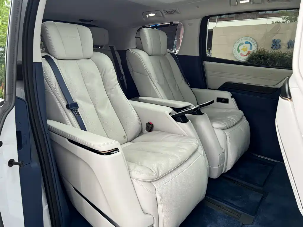 Buick Century 2025 2.0T 7-Seater Yunshi Edition