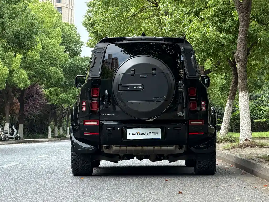 Land Rover Defender 2024 110 3.0T P400 XS