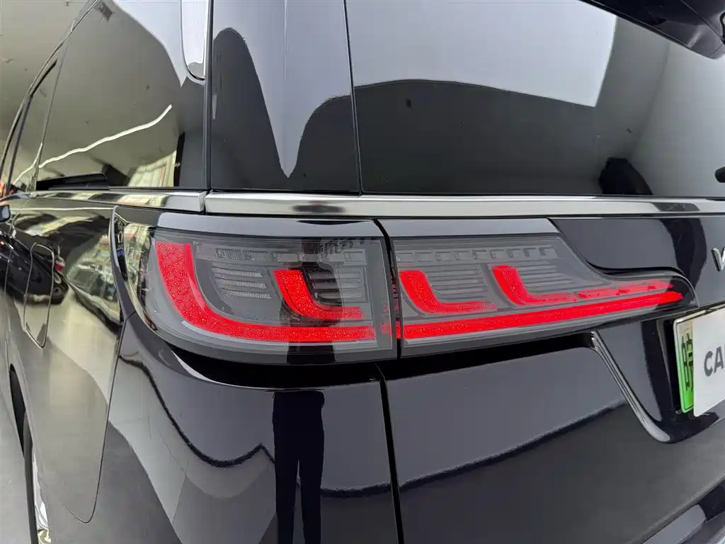 Voyah Dreamer 2024 PHEV Ultra Long Range Flagship Edition