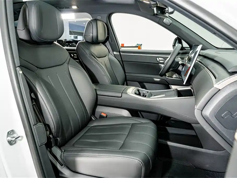 ONVO L90 2025 Pro Six-Seater