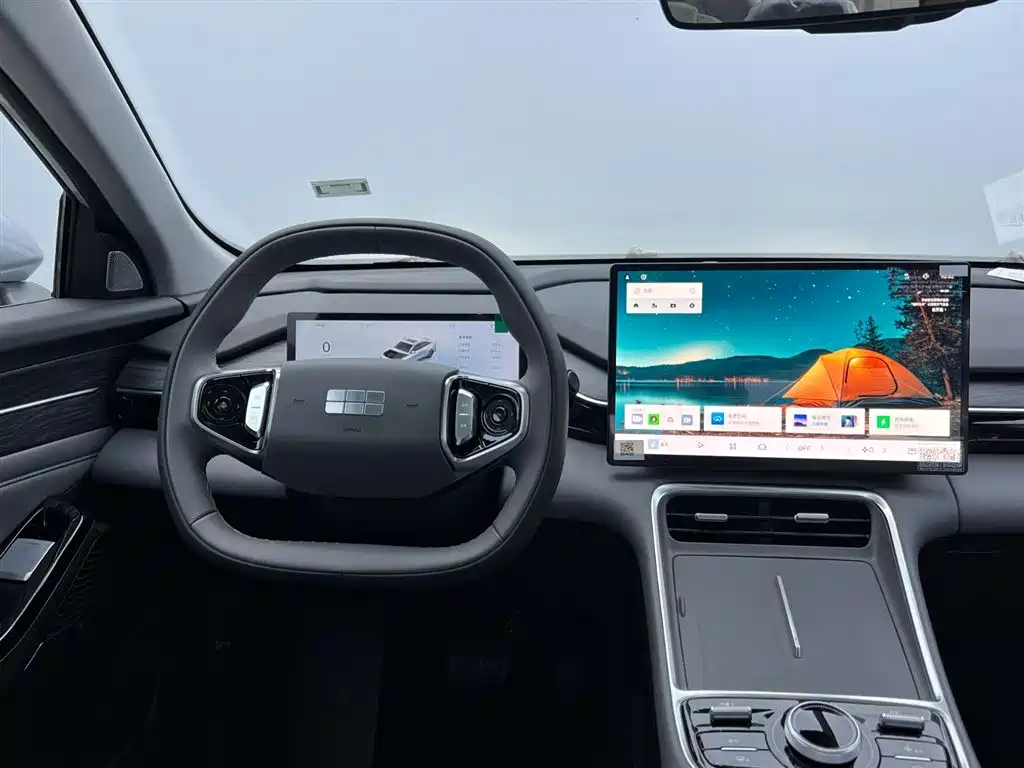 Geely Galaxy L6 2025 EM-i 140 km Explorer+