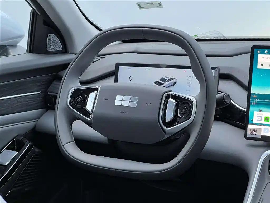 Geely Galaxy L6 2025 EM-i 140 km Explorer+