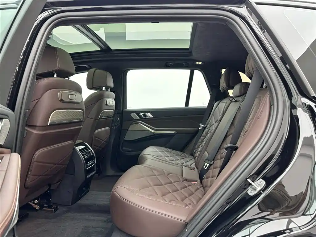 BMW X5 2026 xDrive 40Li M Sport Night Edition