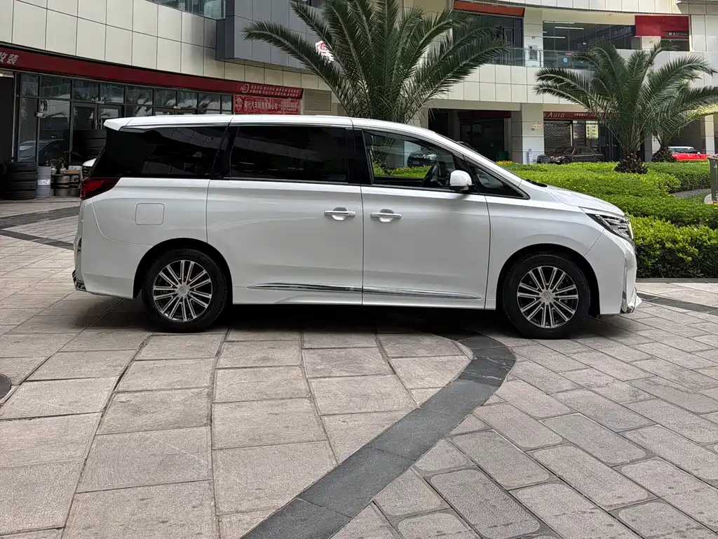GAC Trumpchi M8 2023 Model Prestige Series 390T Premium Edition