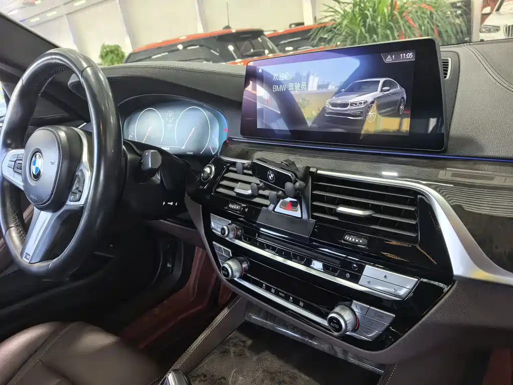 BMW 5 Series 2019 525Li M Sport Package