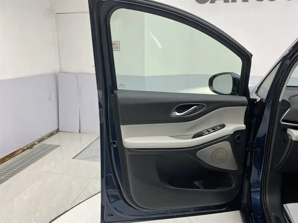 Voyah Dreamer 2025 PHEV AWD Flagship Kunpeng Edition