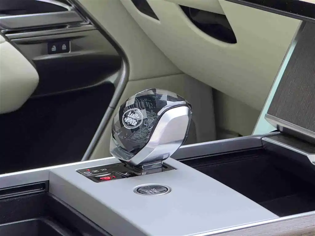 Range Rover 2025 3.0L 400PS Long Wheelbase