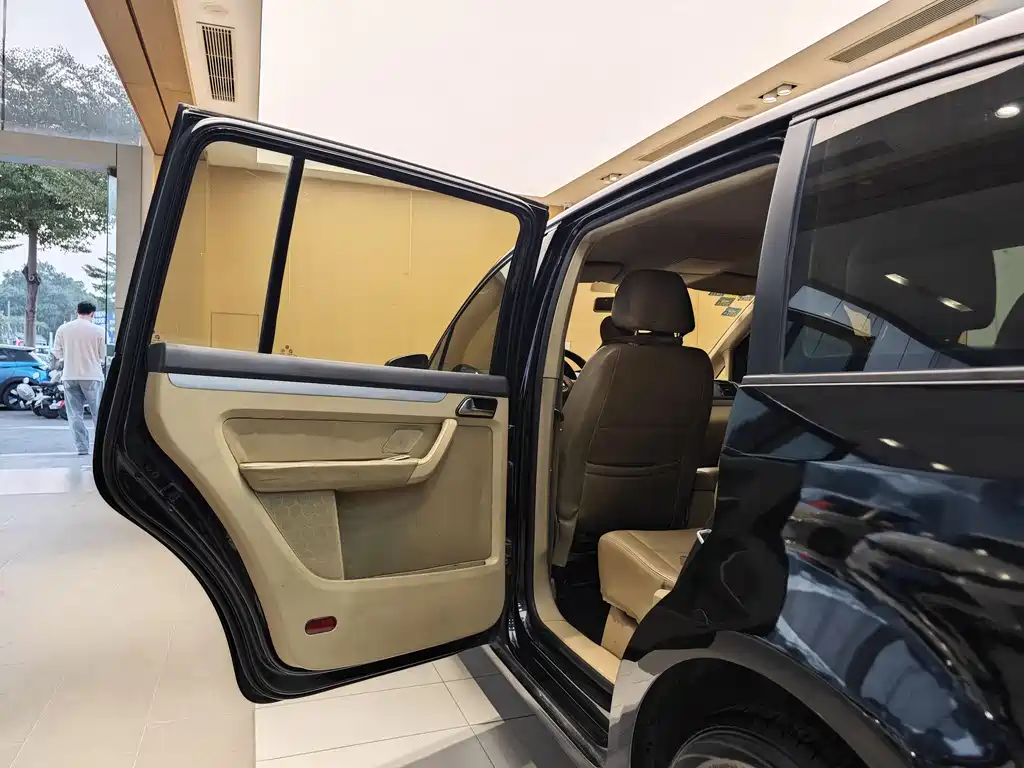 Volkswagen Touran 2011 1.4T Manual Zhishang Edition 5-seater
