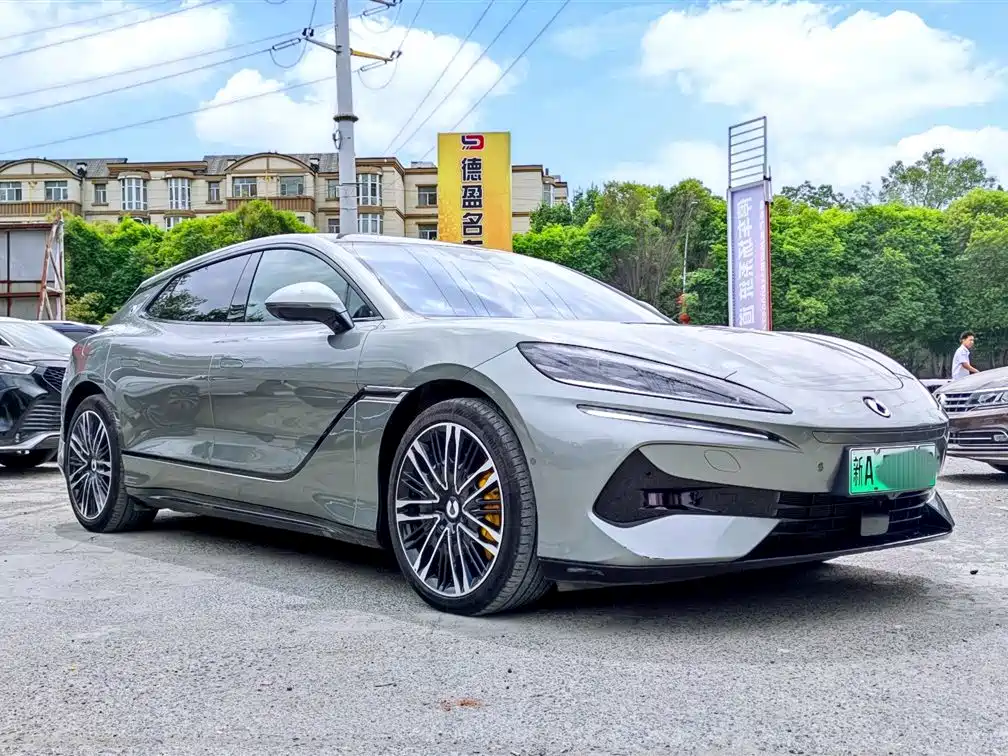Denza Z9GT 2024 1100 AWD Ultra
