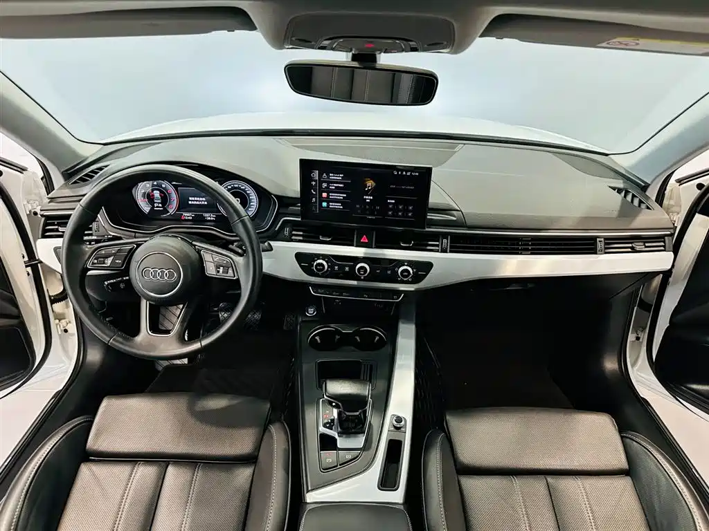 Audi A4L 2022 40 TFSI Fashion Dynamic Edition