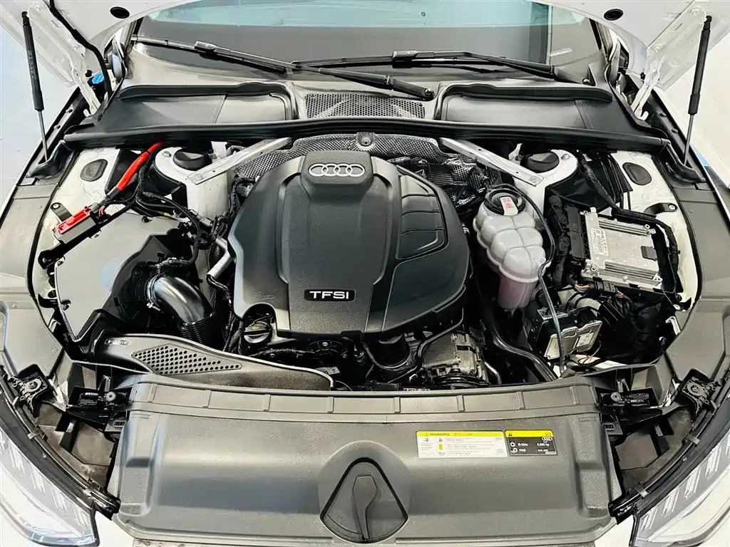 Audi A4L 2022 40 TFSI Fashion Dynamic Edition