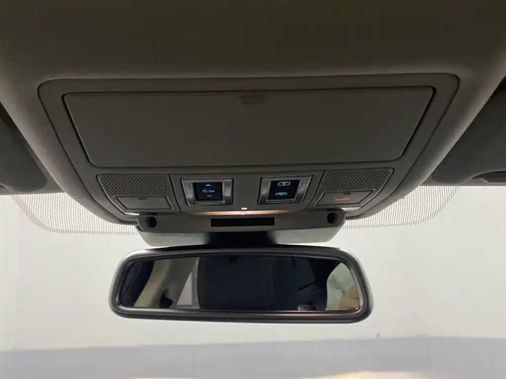 Jaguar F-PACE 2018 2.0T AWD Urban Prestige Edition