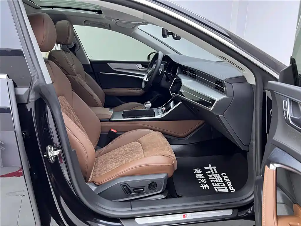 Audi A7L 2024 45 TFSI quattro Luxury
