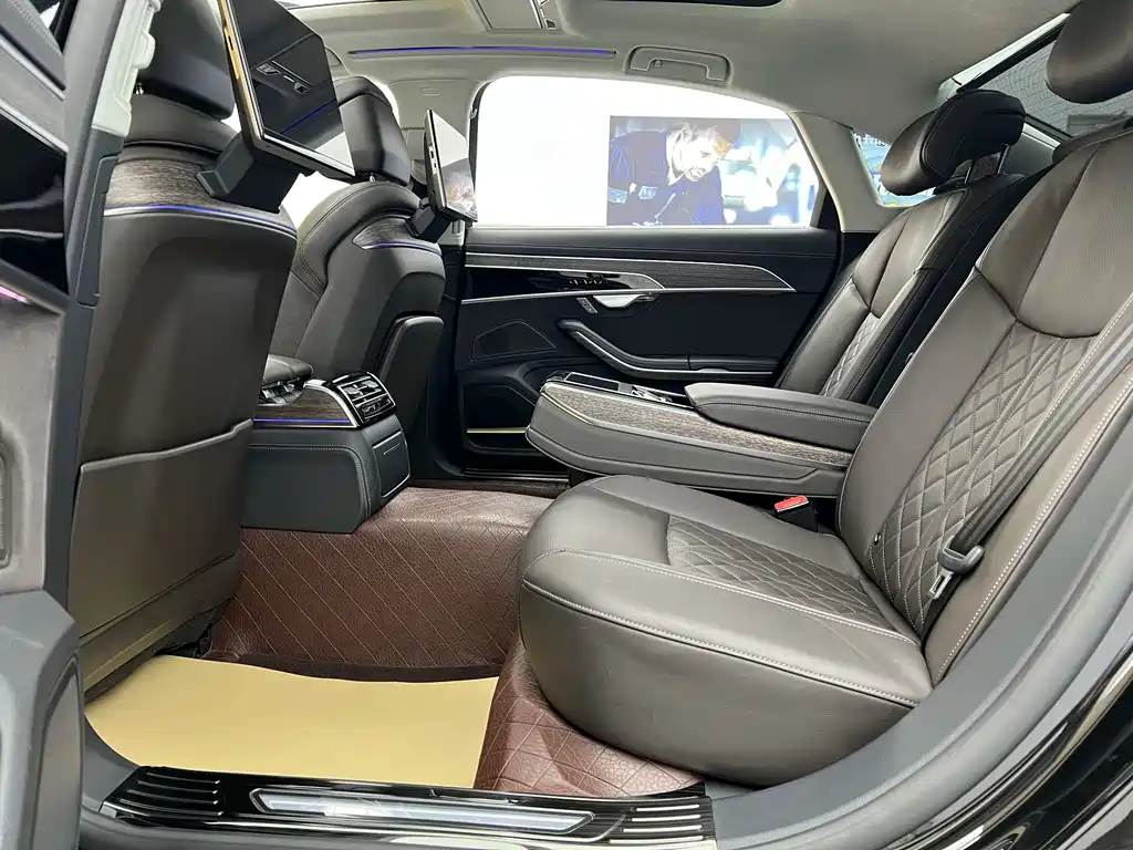 Audi A8L 2024 55 TFSI quattro Flagship
