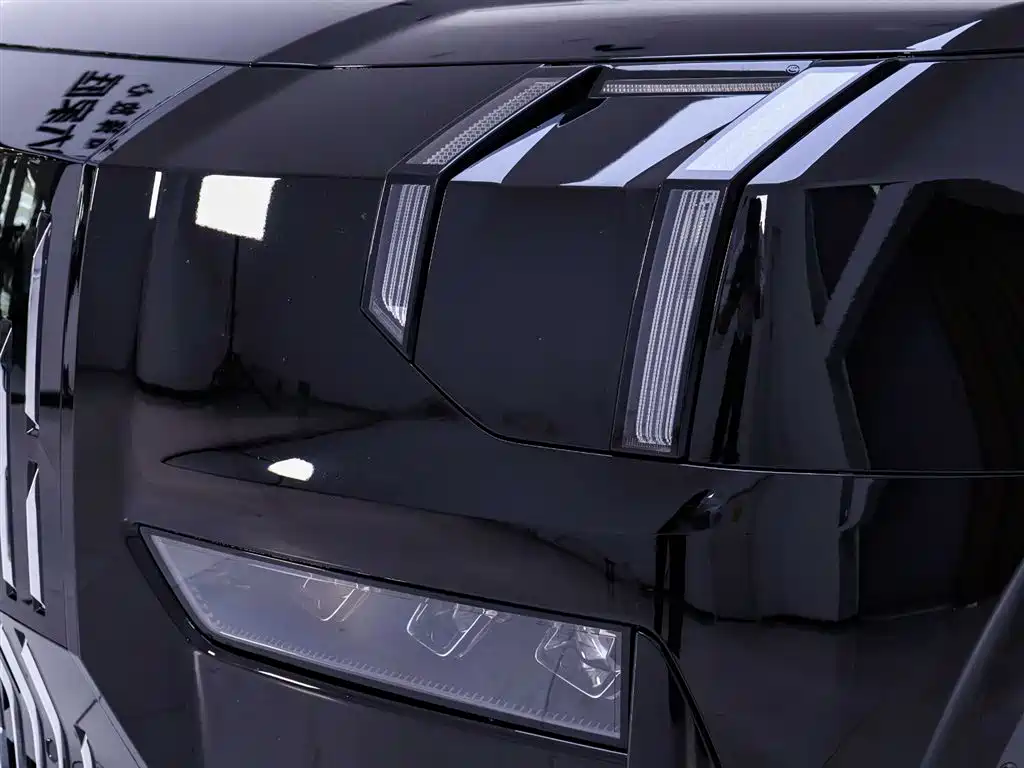 Zeekr 009 2024 7-Seater Aisle Edition AWD 108kWh