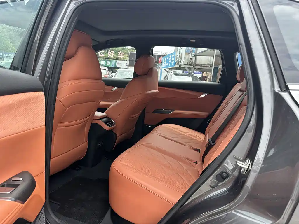 Changan CS75 PLUS 2025 Edition Fourth Generation 1.5T New Blue Whale Smart Flagship Model