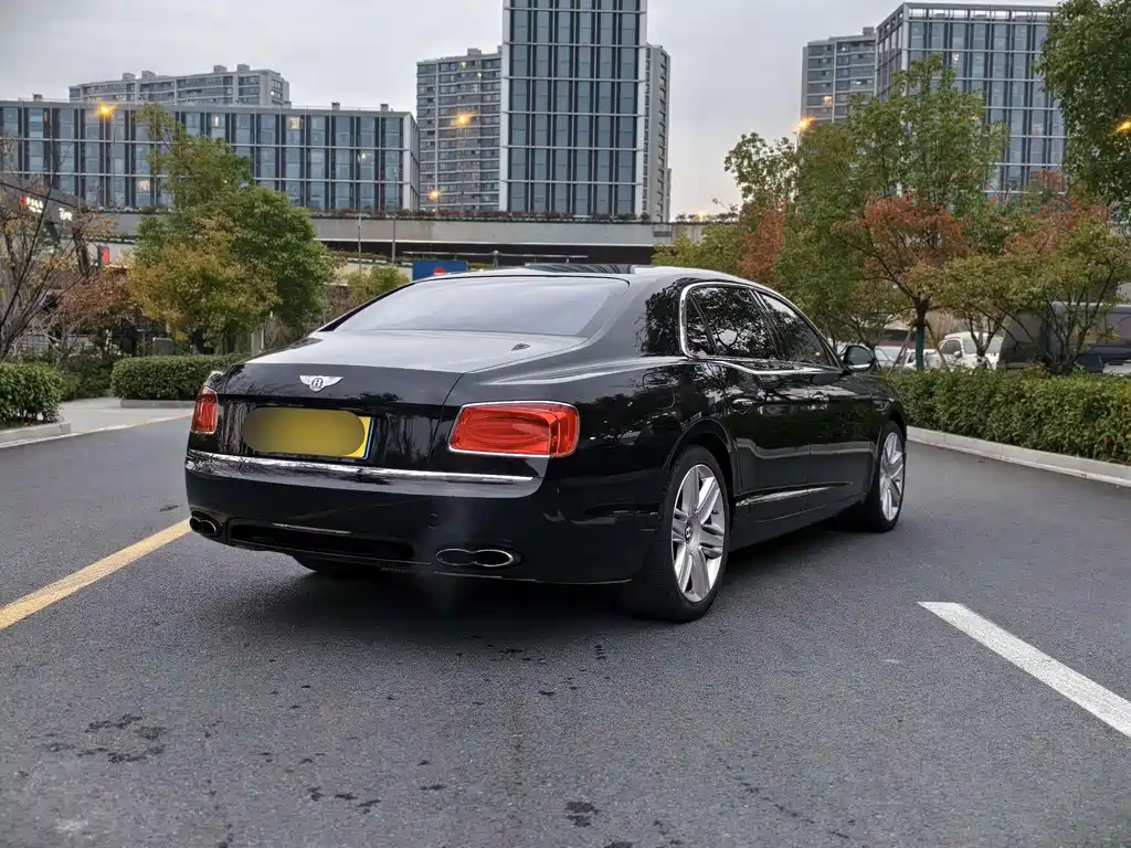 Bentley Flying Spur 2015 4.0T V8 Standard Edition