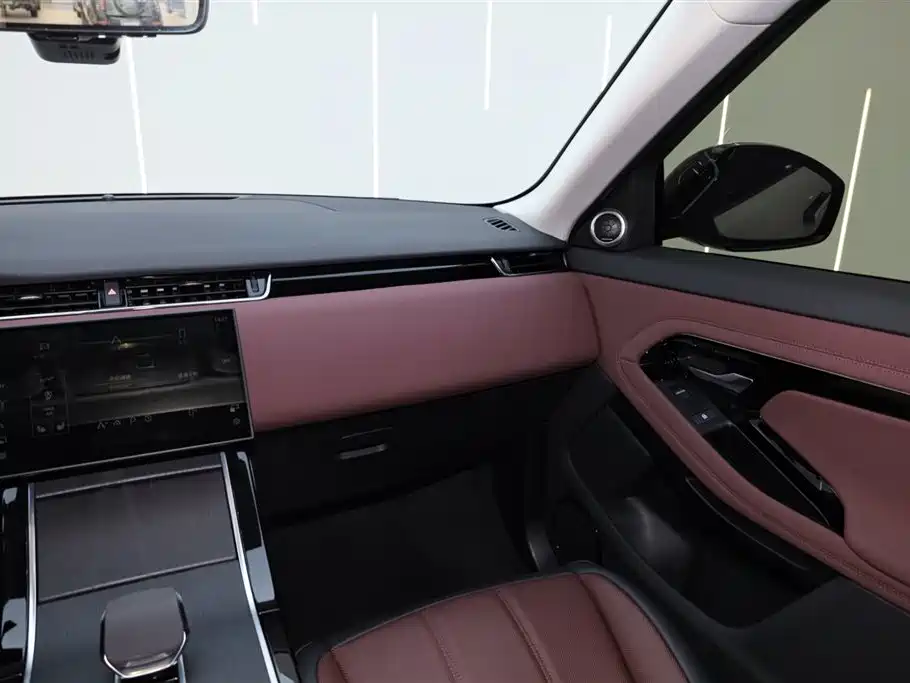 Range Rover Evoque L 2026 SE