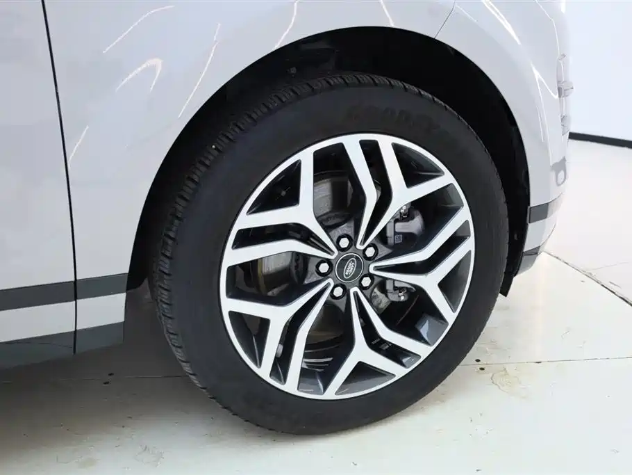 Range Rover Evoque L 2026 SE