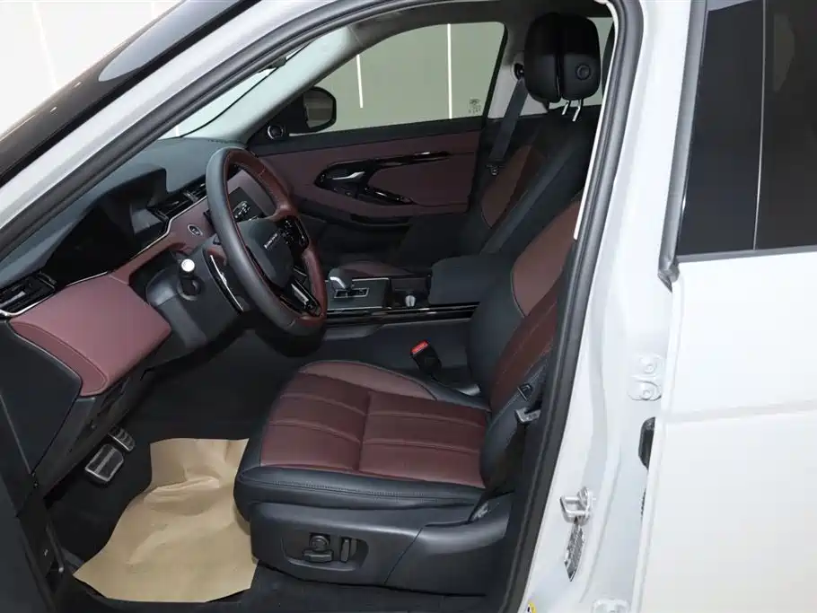 Range Rover Evoque L 2026 SE