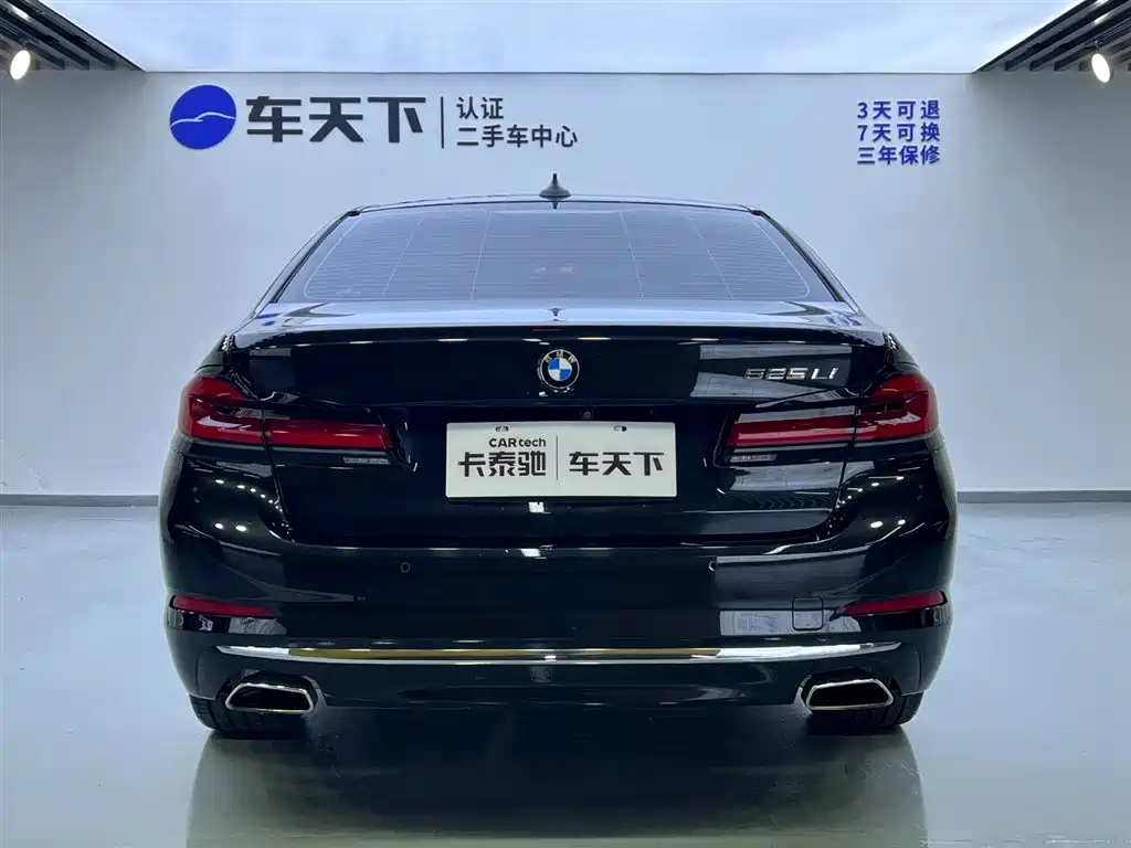 BMW 5 Series 2019 525Li Luxury Package