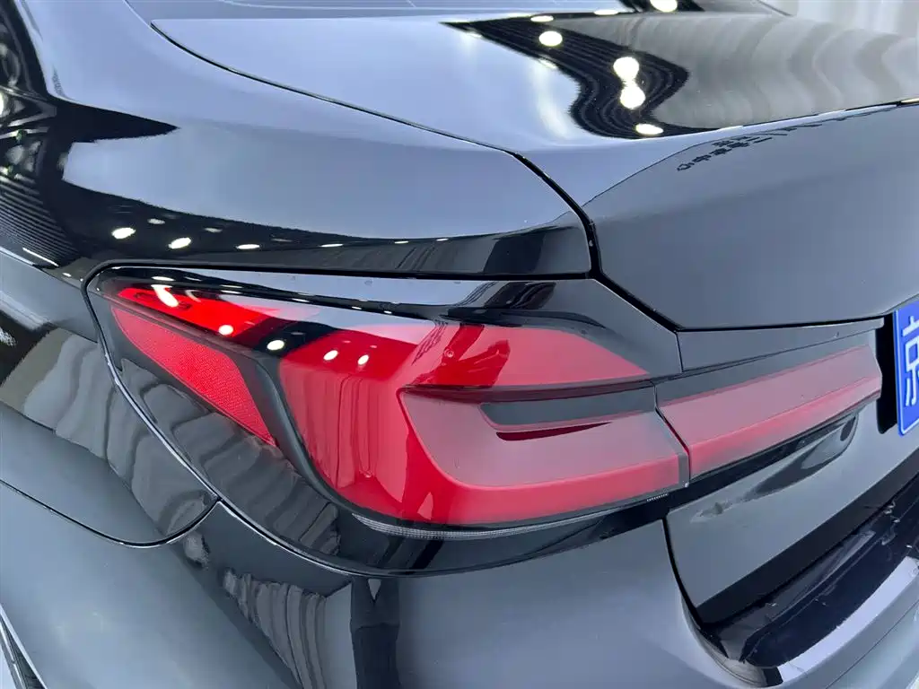 BMW 5 Series 2019 525Li Luxury Package