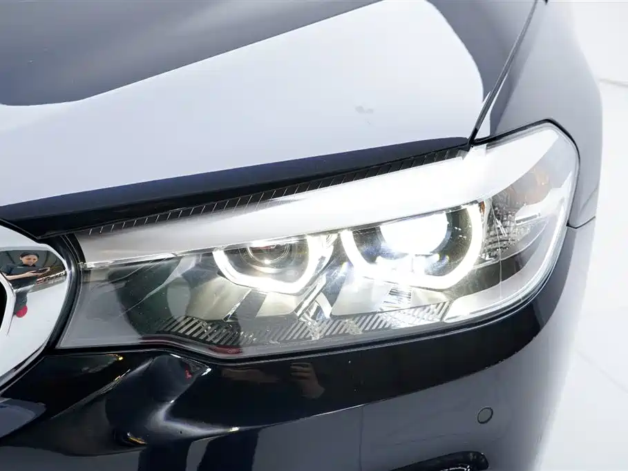 BMW 5 Series 2019 530Li Leading Edition M Sport Package