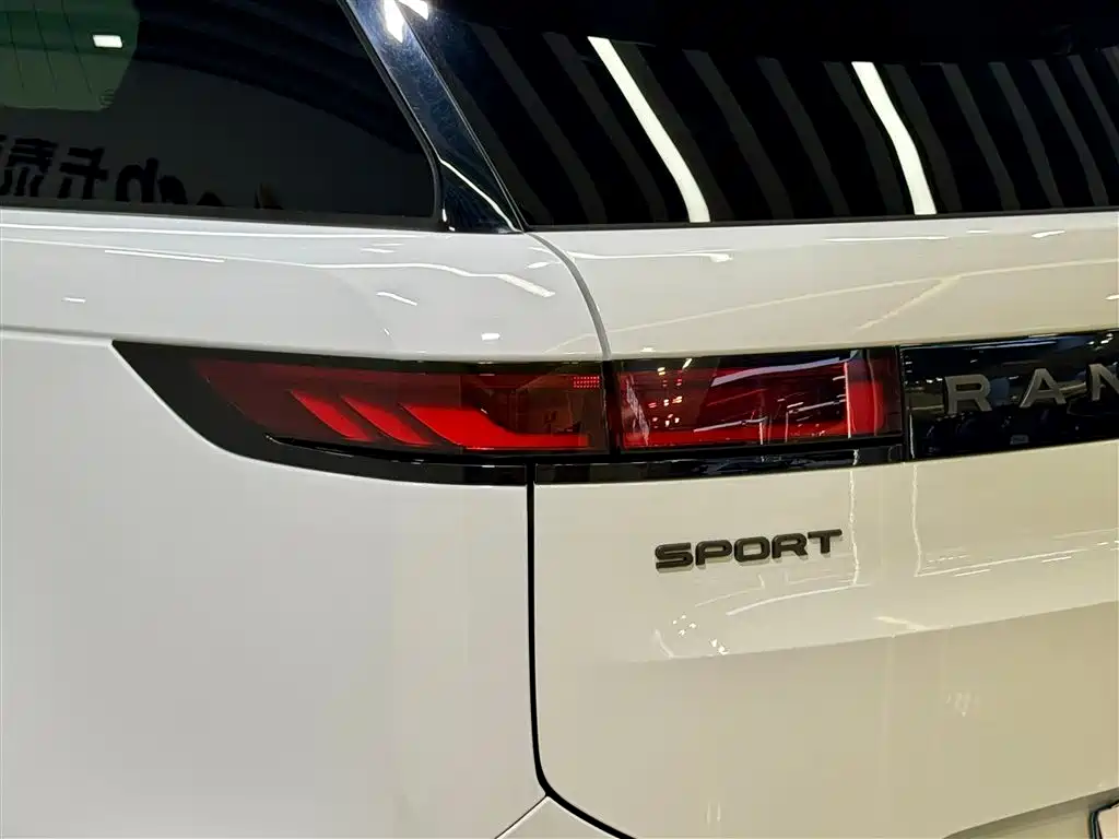 Range Rover Sport 2024 400PS Dynamic SE
